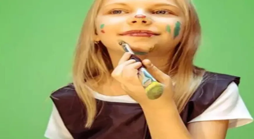 Uzman Uyardı: Çocuklarda Makyaj Yaşı 7’ye Düştü